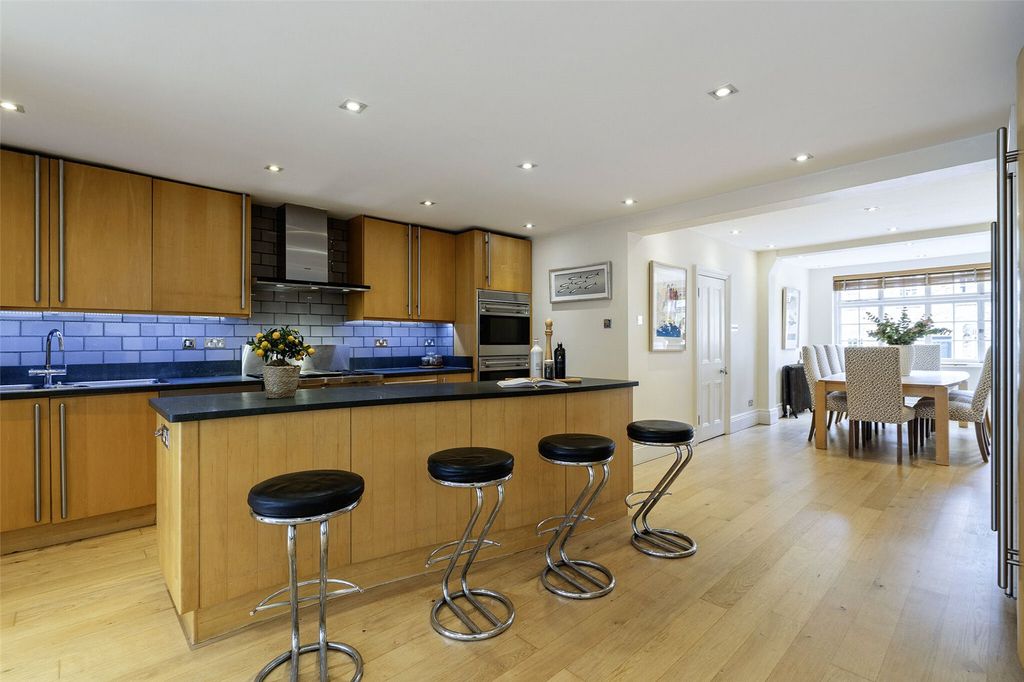 Additional image 9 of 6 bed detached house for saleFishery Road, Bray, Berkshire SL6