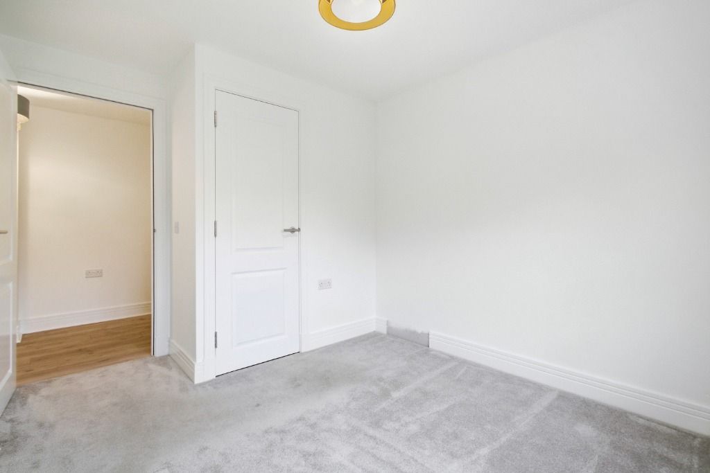Additional image 19 of 2 bed flat for saleCastlegate Avenue, Dumbarton, West Dunbartonshire G82
