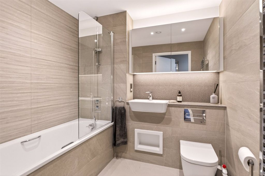 Additional image 10 of 3 bed flat for saleBrighton Road, Worthing, West Sussex BN11