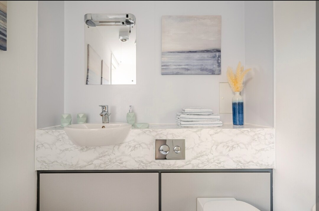 Additional image 11 of 3 Bed Flat, Lg, SW5, N1 7GU