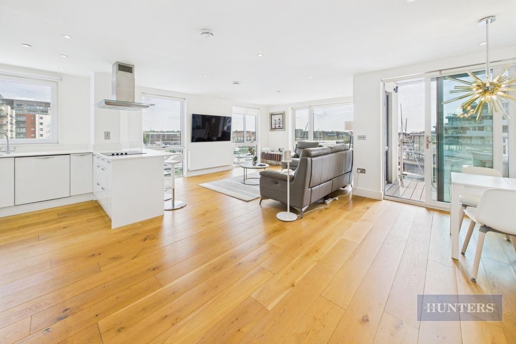 Additional image 2 of 2 bed flat for saleAlexandra Wharf, Ocean Village SO14