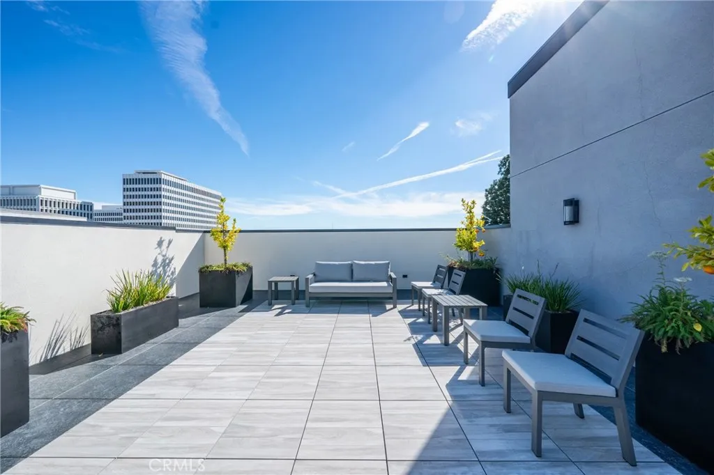 Additional image 47 of 150 S Oak Knoll Avenue Unit 105, Pasadena, CA 91101