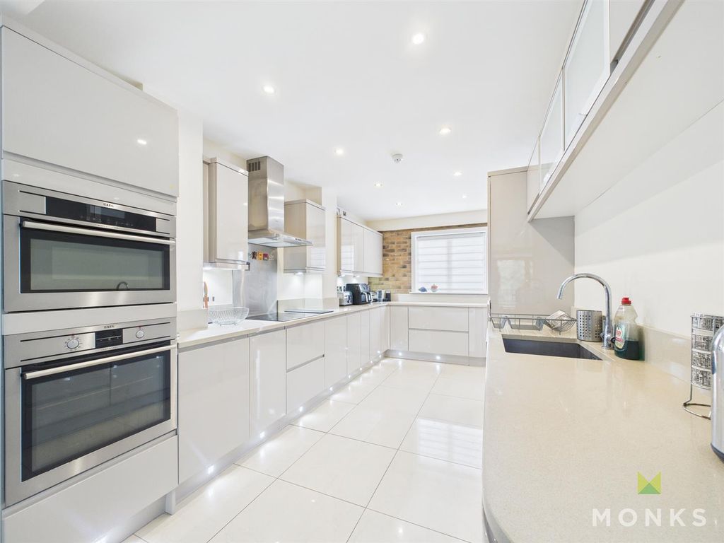 Additional image 5 of 3 bed flat for saleMill Road, Shrewsbury SY2