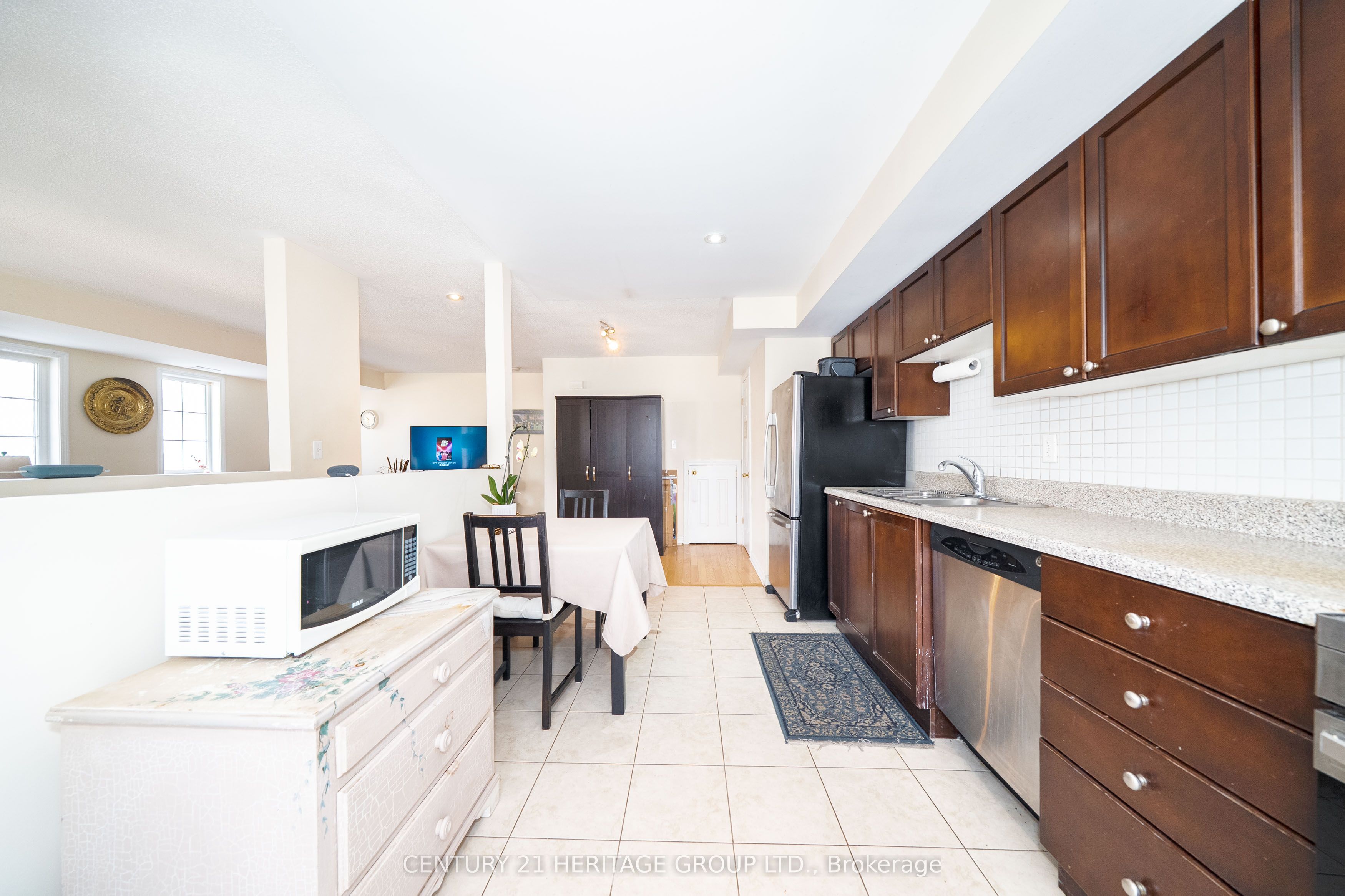 Additional image 5 of 301-64 Sidney Belsey Crescent, Toronto, ON, M6M 5J4