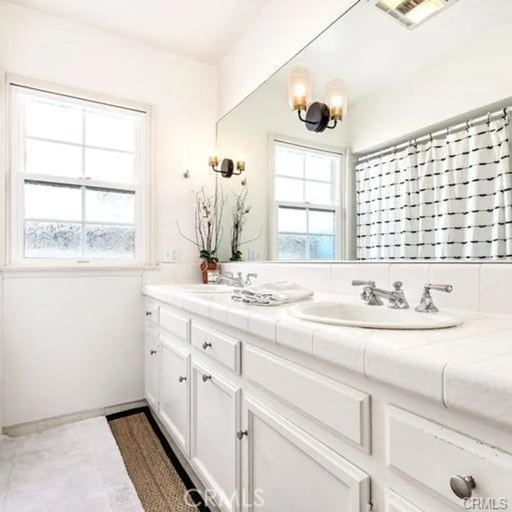 Additional image 8 of 2831 Bayshore Drive, Newport Beach, CA 92663