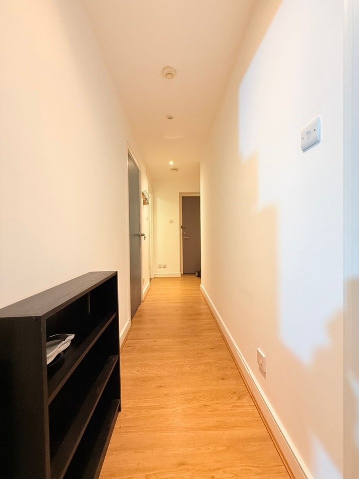Additional image 6 of 2 Bed Flat, Pembroke Road, W8, N1 7GU