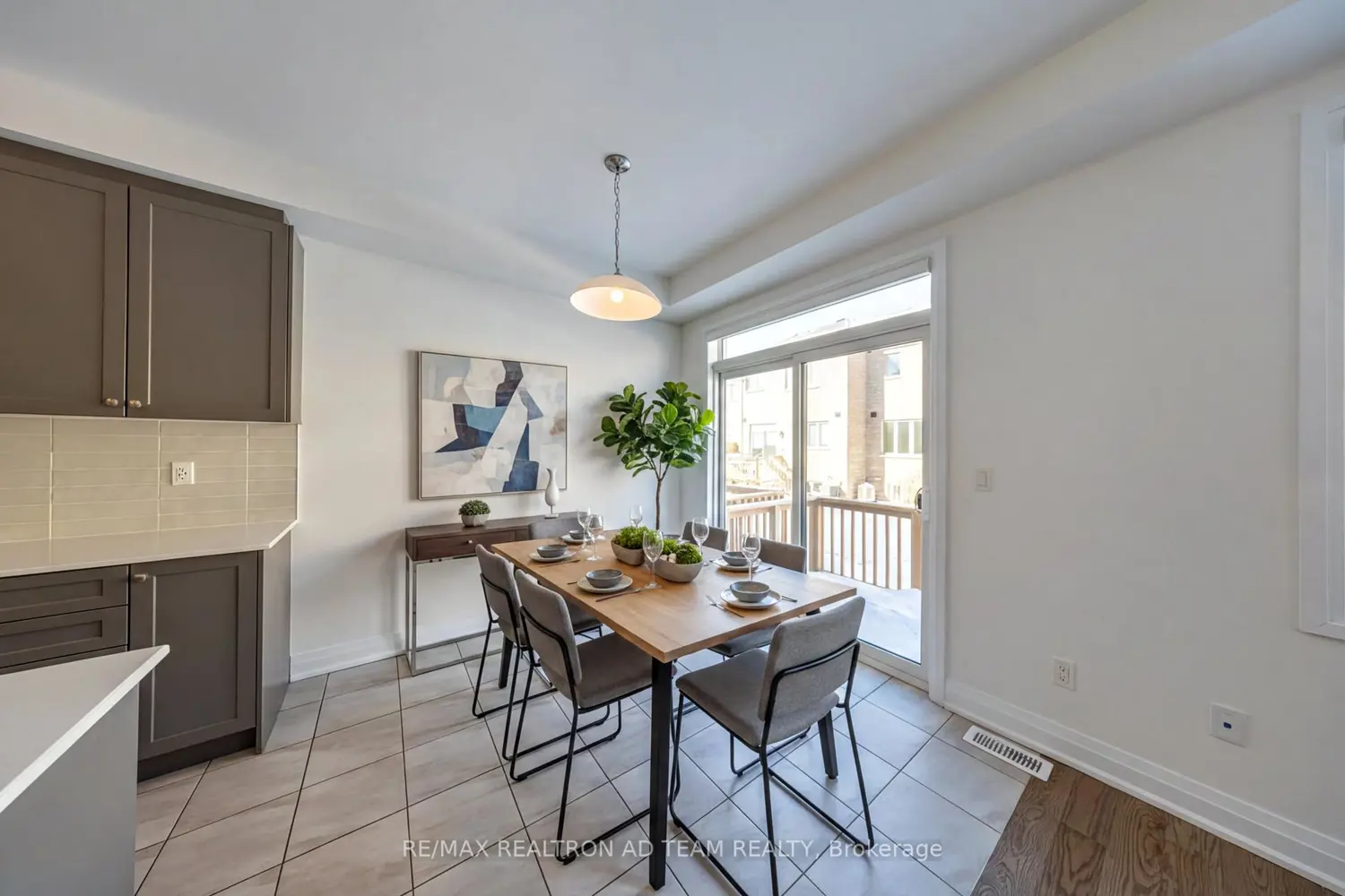 Additional image 6 of 972 Crowsnest Hollow Avenue