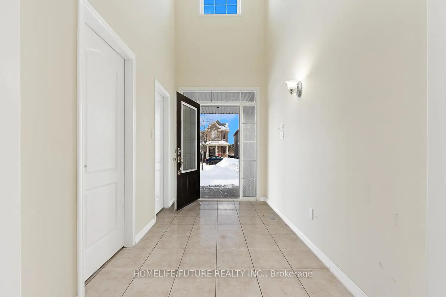 18 Stockell Crescent photo 2