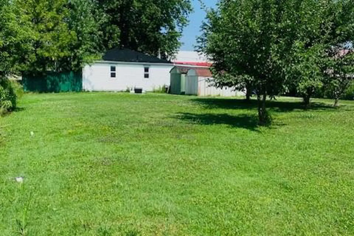 Additional image 2 of 2462 Rundle Road