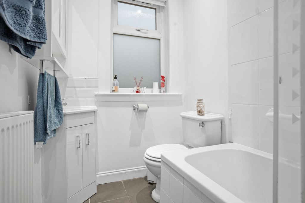 Additional image 8 of 2 bed flat for saleQueen Street, Alva FK12