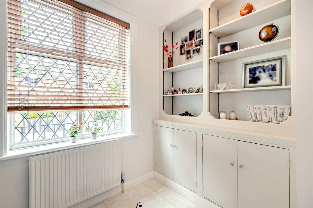 Additional image 24 of 7 bed detached house for saleFishery Road, Maidenhead, Berkshire SL6