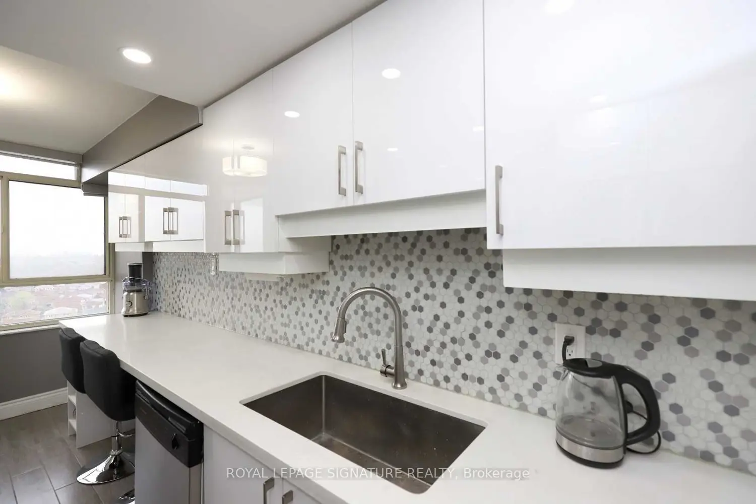 Additional image 4 of 100 County Court Boulevard 1101