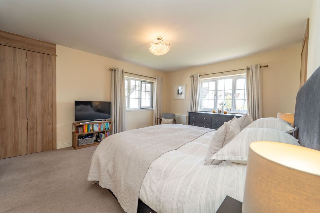 Additional image 11 of 5 bed detached house for sale26 West Cairn View, Murieston, Livingston EH54
