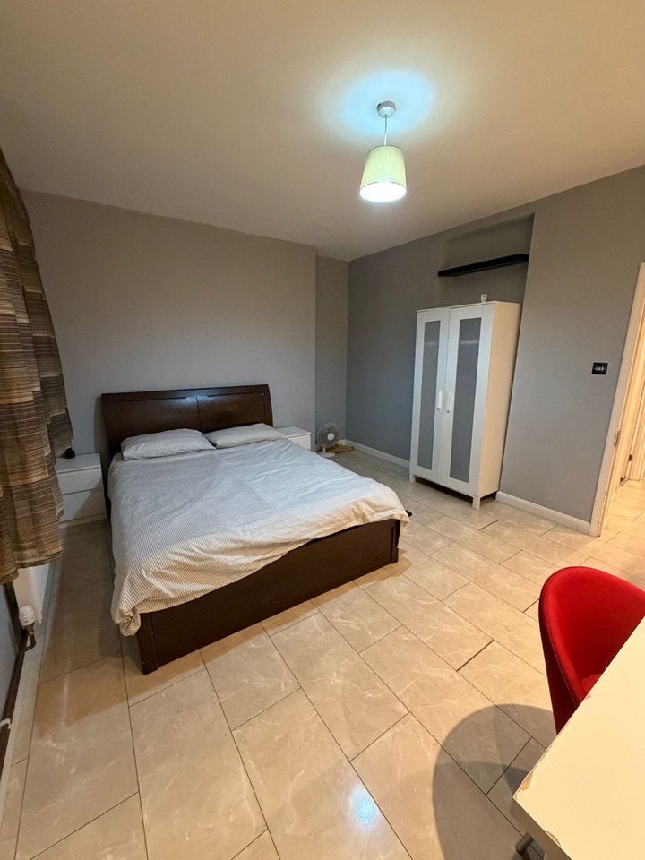 Additional image 2 of Room in a Shared Flat, Lowood St, E1, N1 7GU