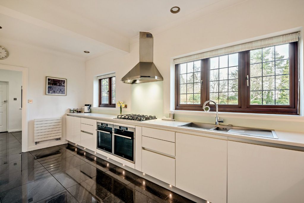 Additional image 3 of 5 bed detached house for saleTydehams, Newbury, Berkshire RG14