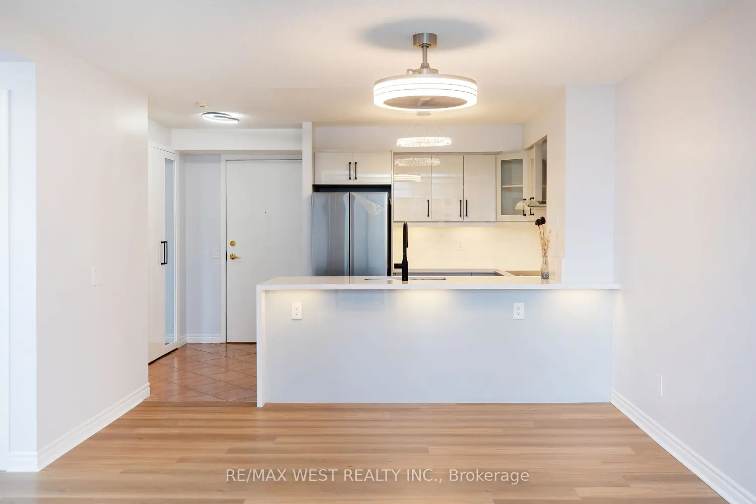 Additional image 10 of 35 Kingsbridge Garden Circle 902