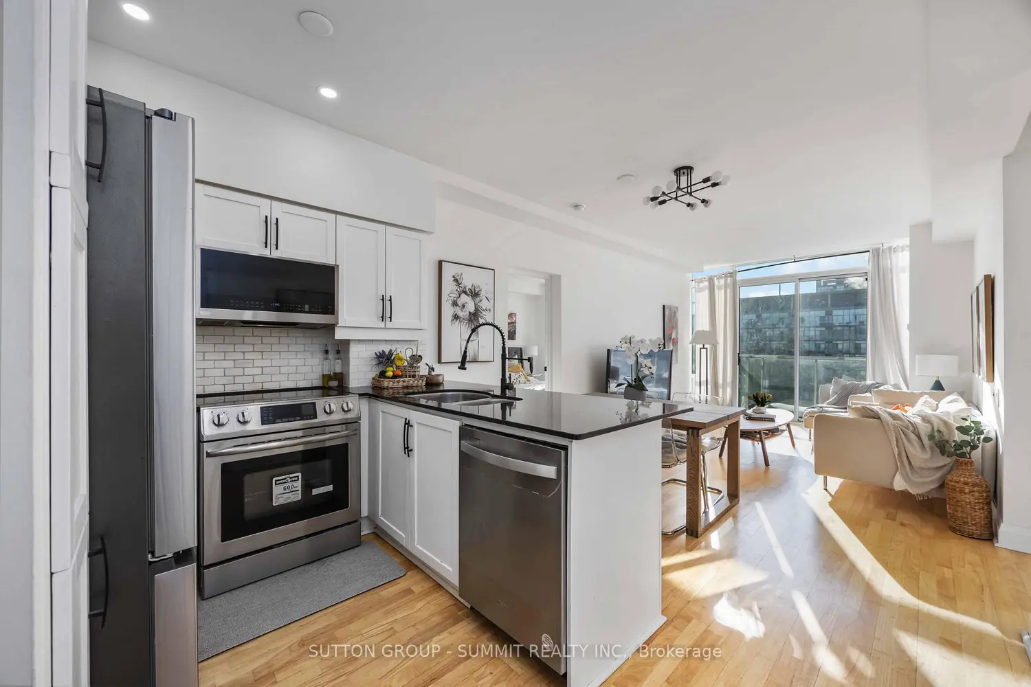 Additional image 8 of 15 Windermere Avenue Ph01