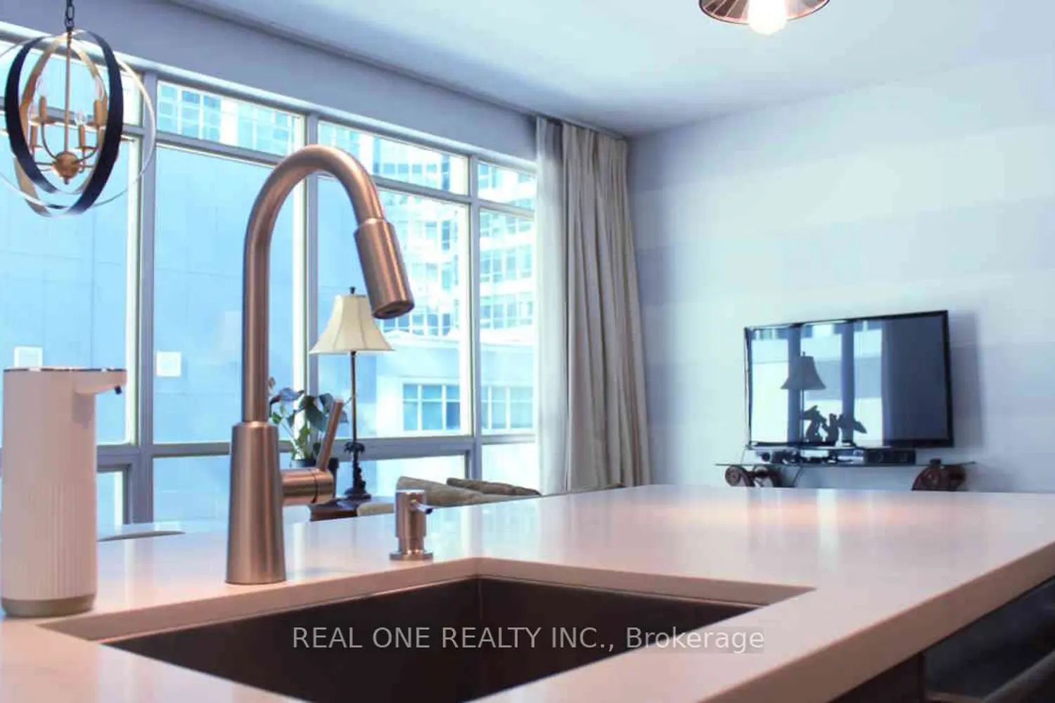 Additional image 9 of 350 Wellington Street 225