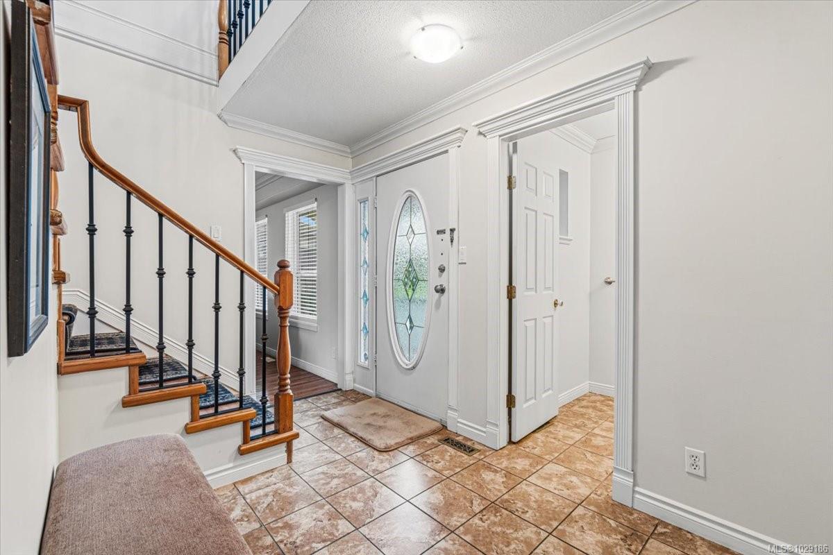 Additional image 2 of 5574 Garibaldi Drive, Nanaimo, BC, V9T 6B2