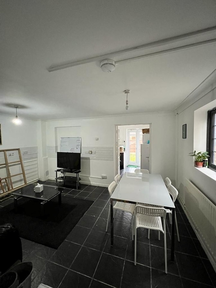 Additional image 4 of Room in a Shared House, Gables Close, SE5, N1 7GU