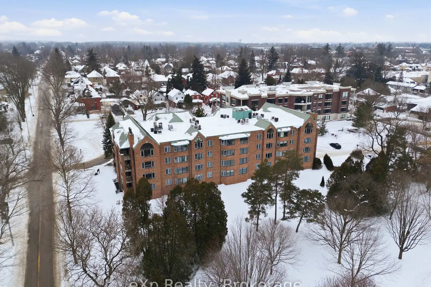 Additional image 15 of 30 Front Street 206