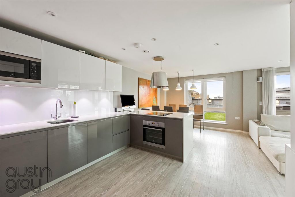 Additional image 2 of 3 bed flat for saleEmbankment House, Fleet Street, Brighton BN1