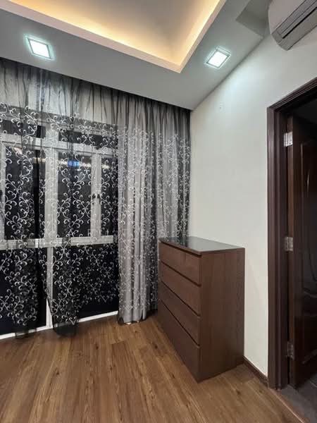 Additional image 12 of 23 Flora Road