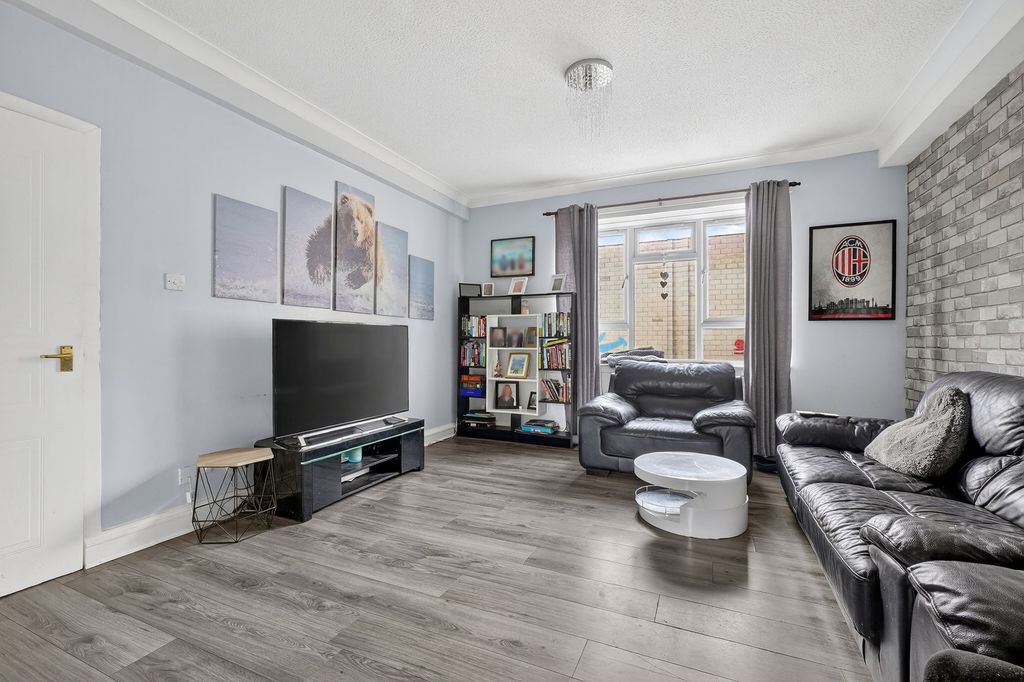 Additional image 3 of 2 bed flat for saleFlat B, 104 Titchfield Street, Kilmarnock KA1