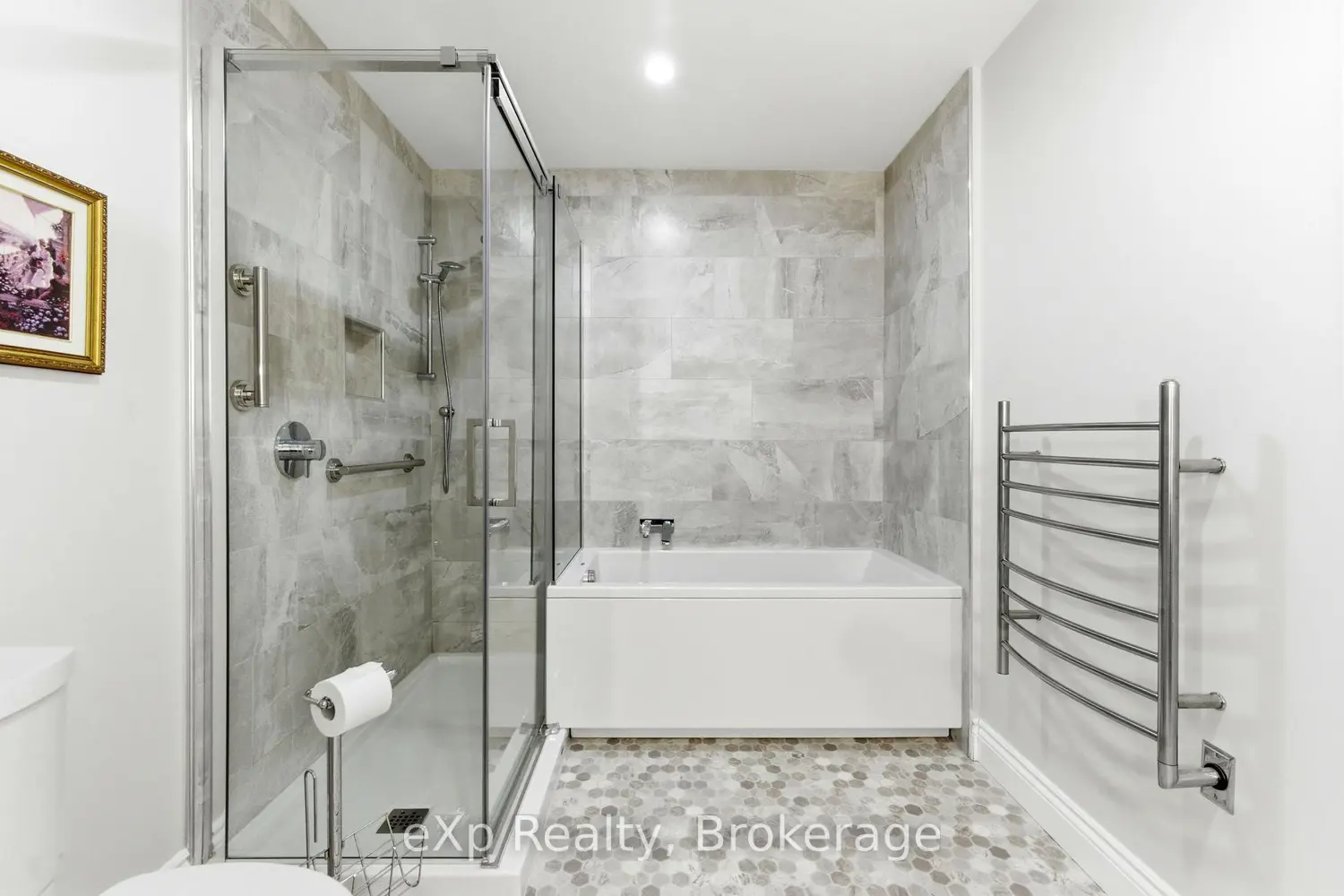 Additional image 13 of 30 Front Street 206