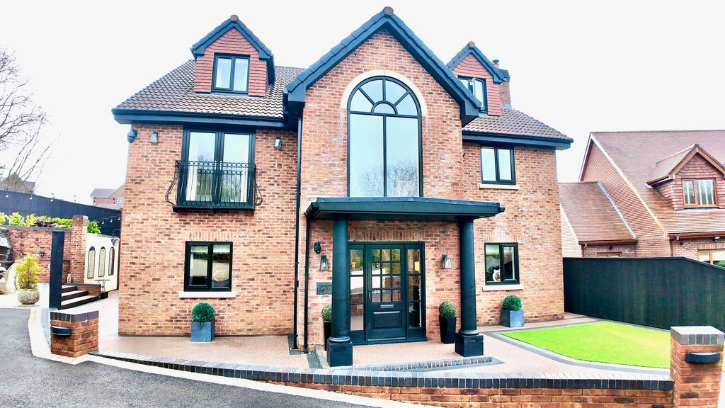 Additional image 12 of 5 bed detached house for saleOak Tree Rise, Newbridge NP11