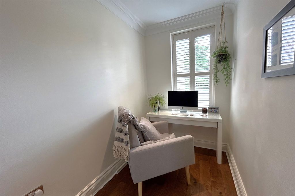 Additional image 10 of 2 bed flat for saleBarnfield House, St Hilarys Park, Alderley Edge SK9