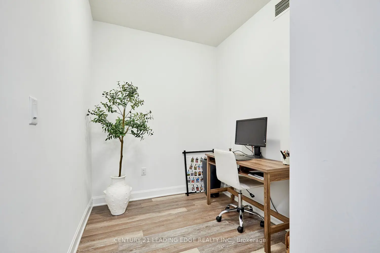 Additional image 9 of 50 Lakebreeze Drive 105