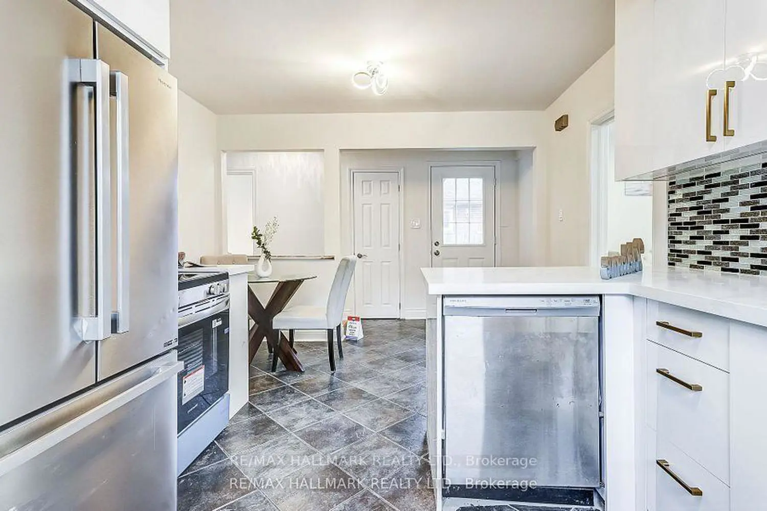 Additional image 10 of 51 Aurora Heights Drive