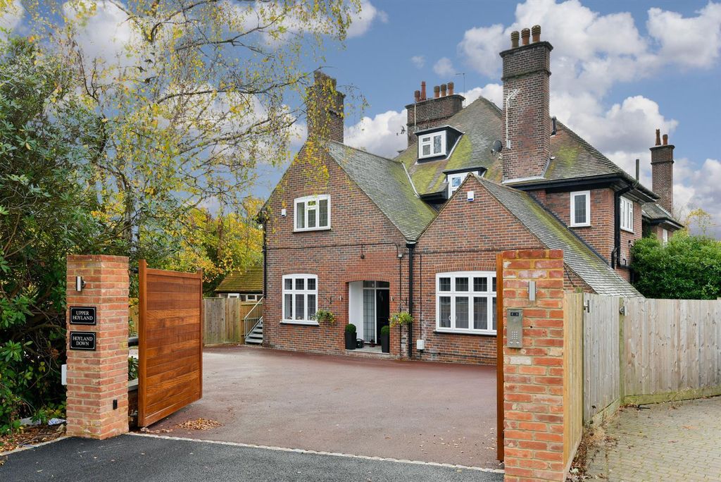 Additional image 22 of 3 bed flat for saleWoodland Way, Kingswood KT20