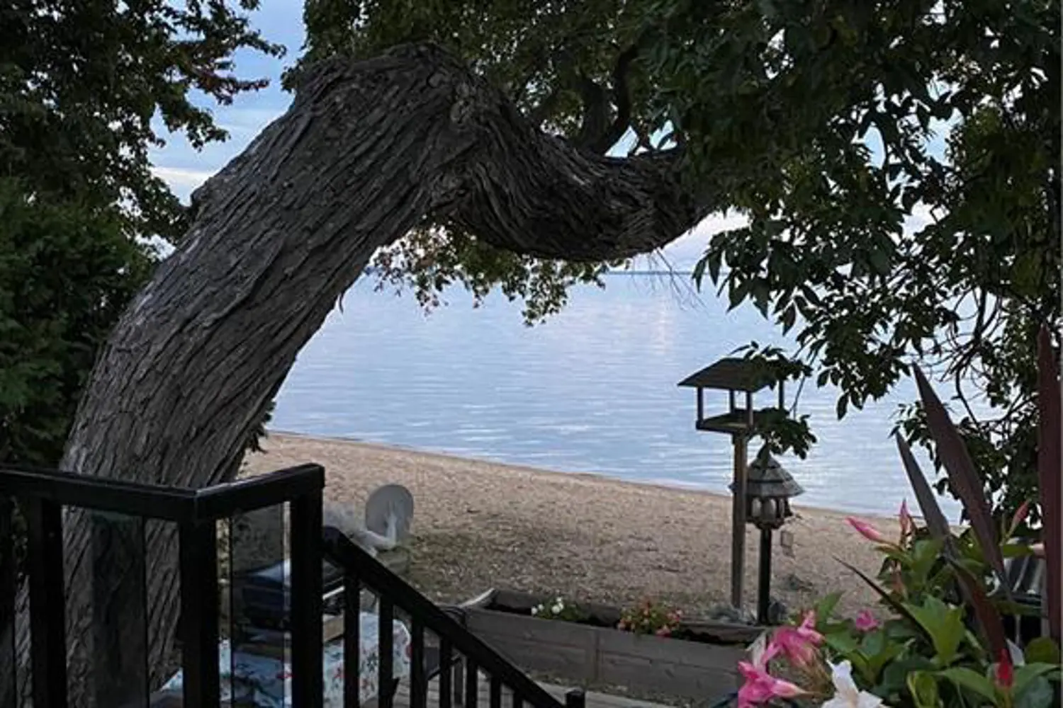 Additional image 15 of 581 Banner Avenue