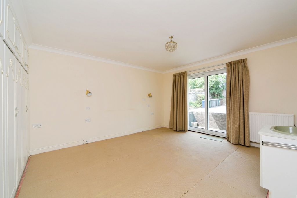 Additional image 7 of 2 bed flat for saleRhos Promenade, Rhos On Sea, Colwyn Bay, Conwy LL28