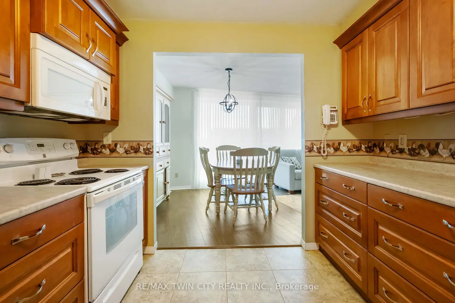 Additional image 6 of 9 Bonheur Court 505