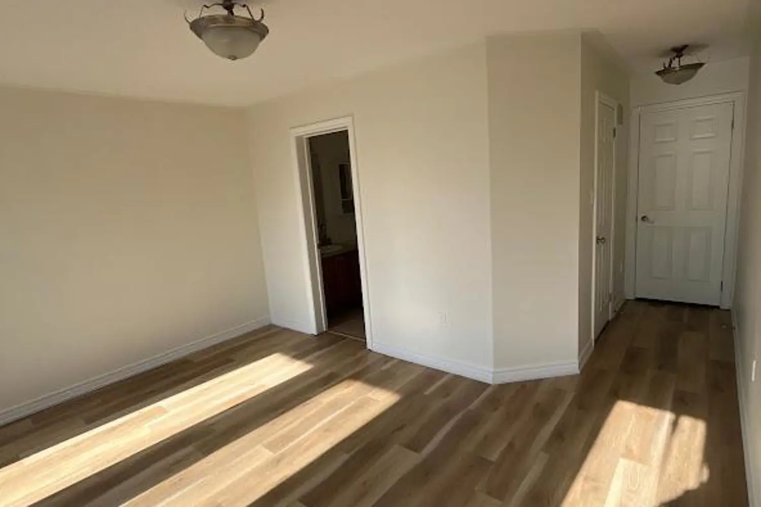 Additional image 5 of 12 Kawneer Terrace