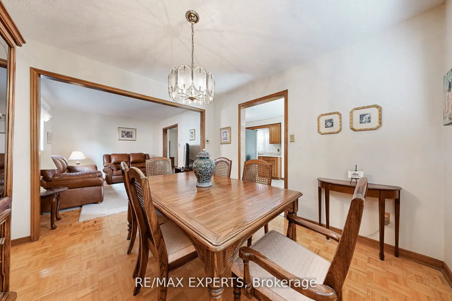 Additional image 8 of 47 Velvet Crescent