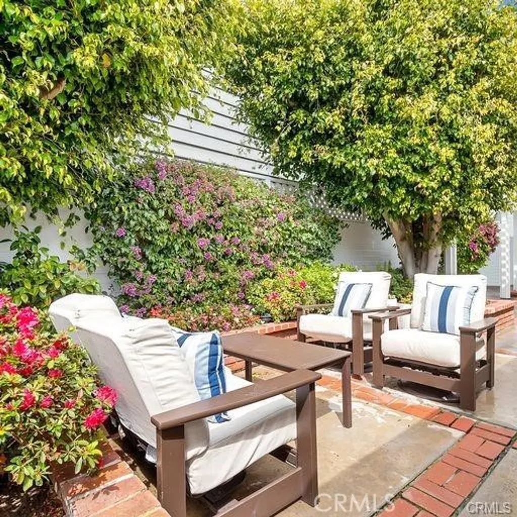 2831 Bayshore Drive, Newport Beach, CA 92663
