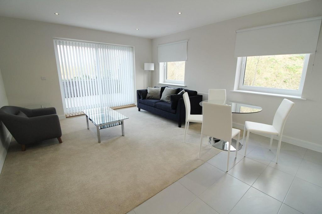 Additional image 5 of 52 bed block of flats for salePadworth Avenue, Reading RG2