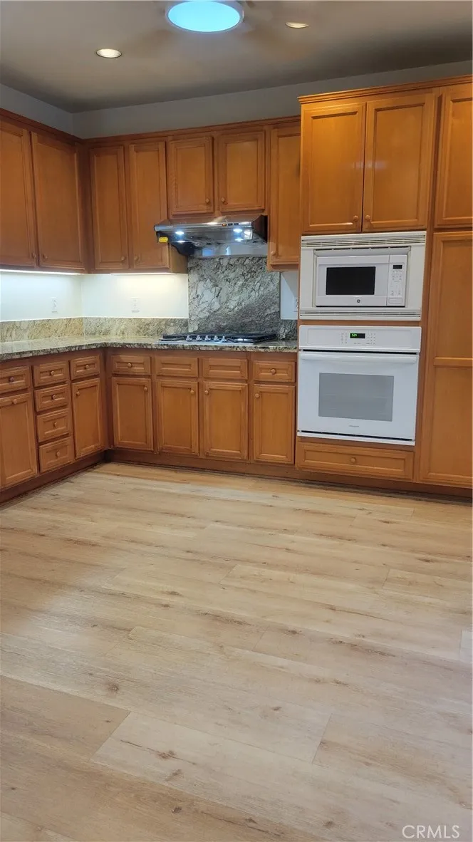 Additional image 19 of 54 Freeland, Irvine, CA 92602