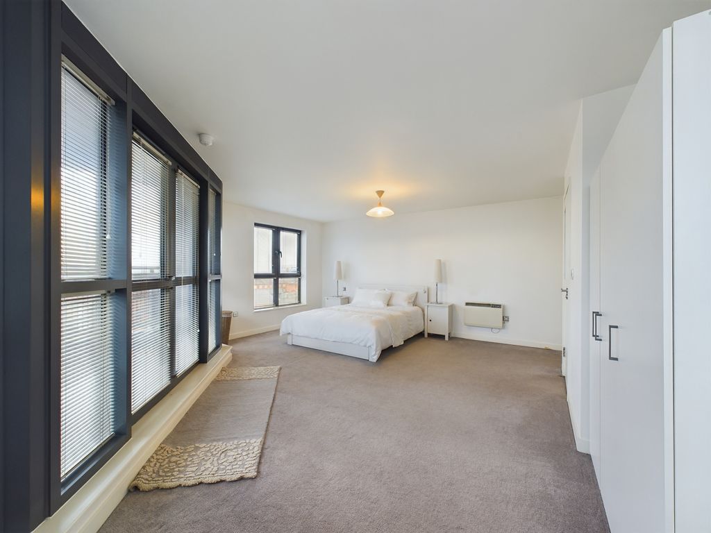 Additional image 12 of 3 bed flat for saleQueens Court, 50 Dock Street, Hull, East Riding Of Yorkshire HU1
