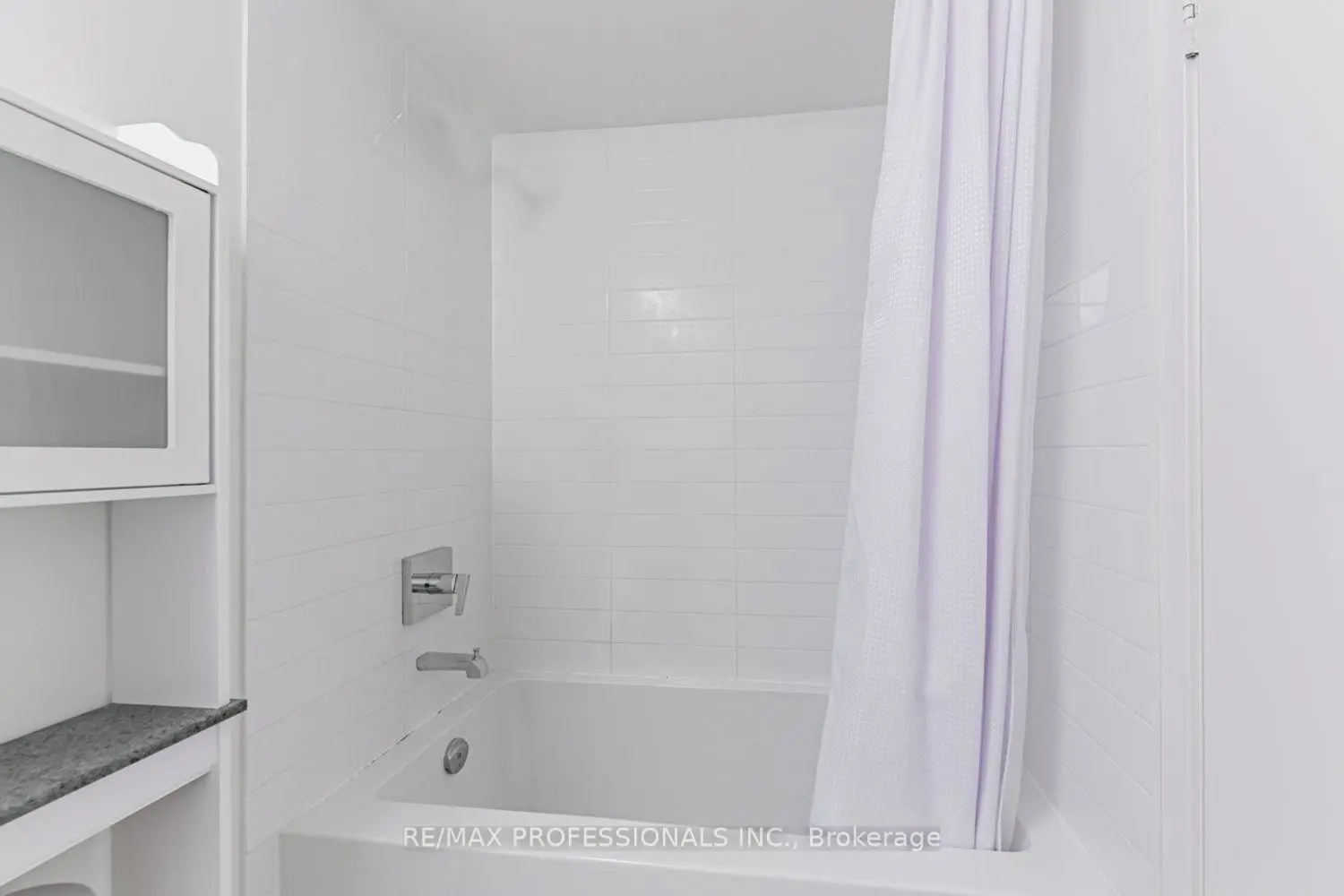 Additional image 10 of 859 The Queensway 313