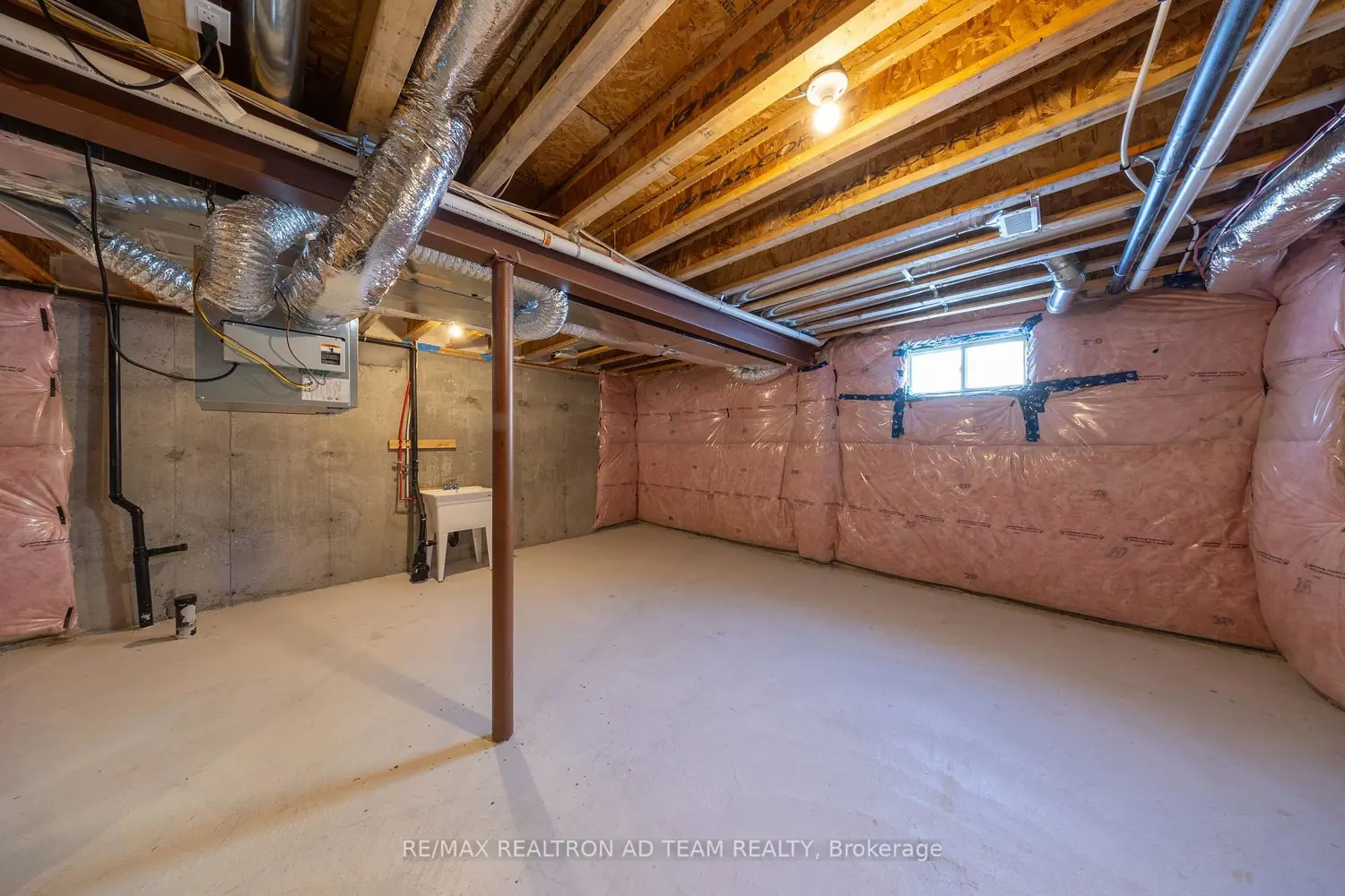 Additional image 19 of 972 Crowsnest Hollow Avenue