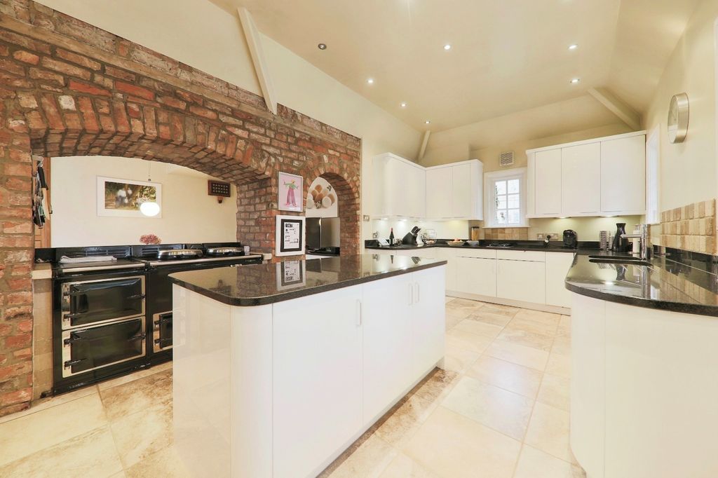Additional image 7 of 7 bed detached house for saleRedcliff Road, Hessle, East Riding Of Yorkshire HU13