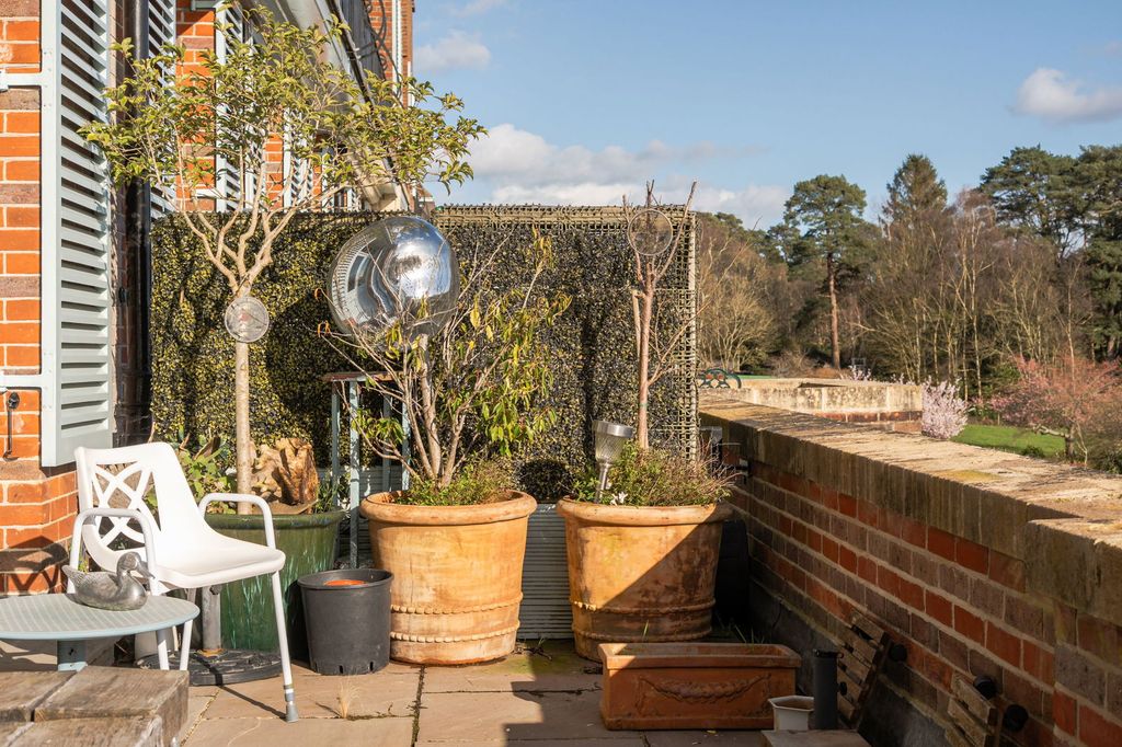 Additional image 20 of 2 bed flat for saleKings Drive, Midhurst GU29
