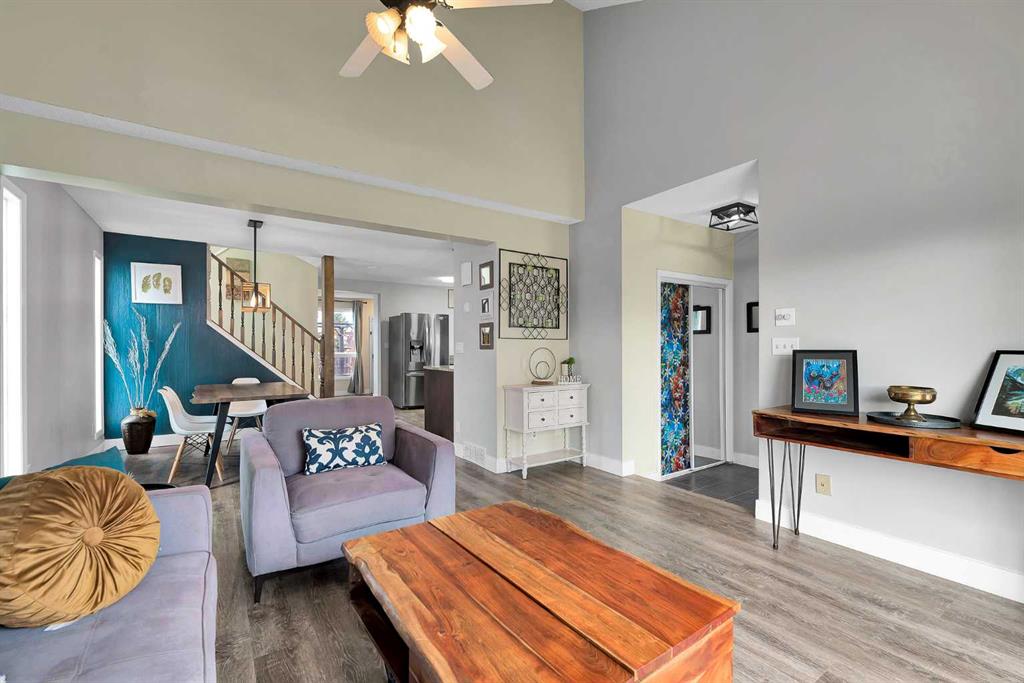 Additional image 3 of 44 Strathclair Rise SW, Calgary, AB, T3H 1G4