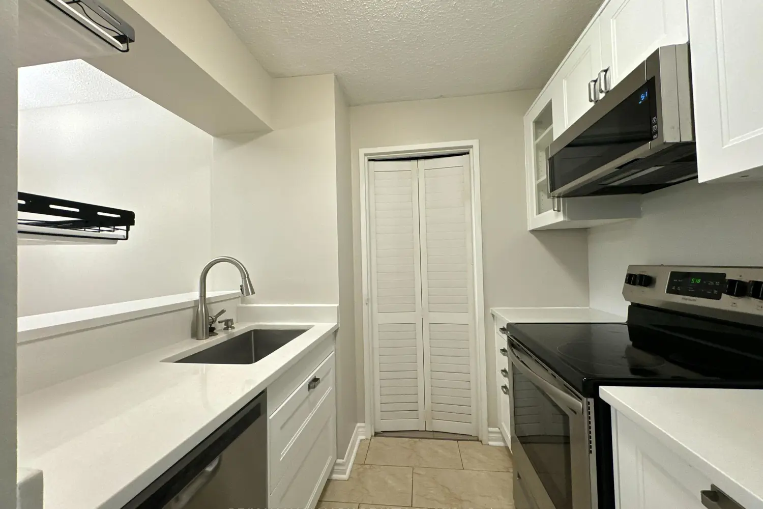 Additional image 6 of 191 Parkdale Avenue 104