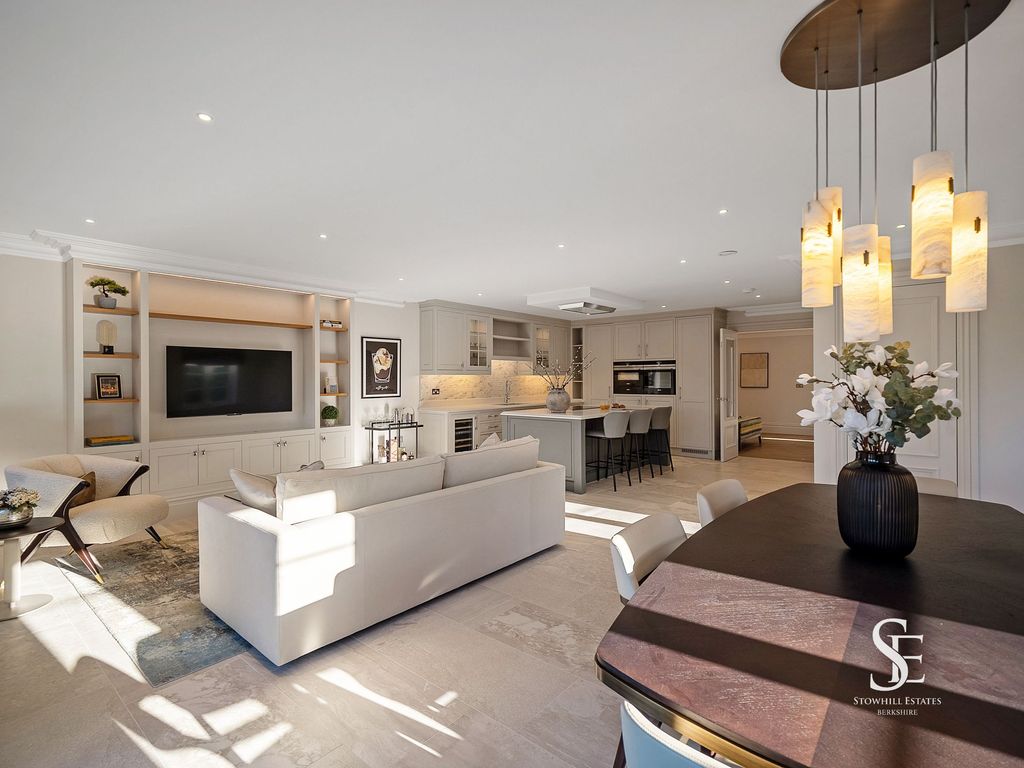 3 bed flat for saleChurch Lane, Beechgrove Church Lane SL5